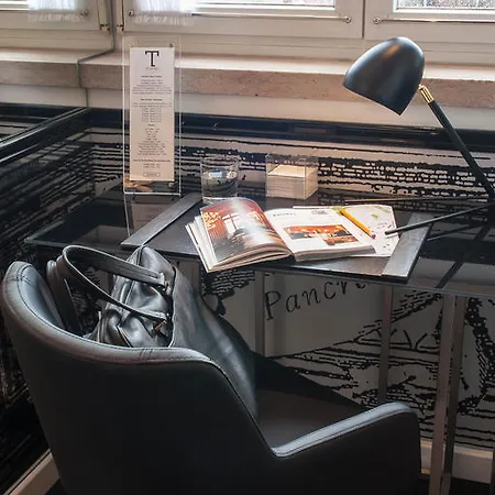 住宿加早餐酒店 Teatro Boutique & 4*