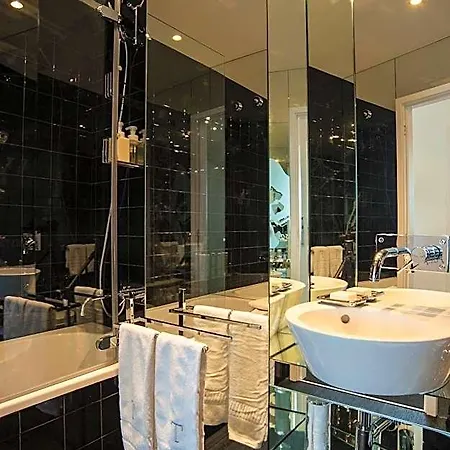 Teatro Boutique & 3*