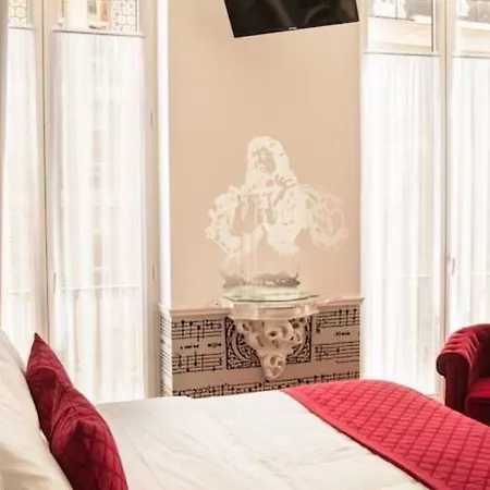 B&B Teatro Boutique &