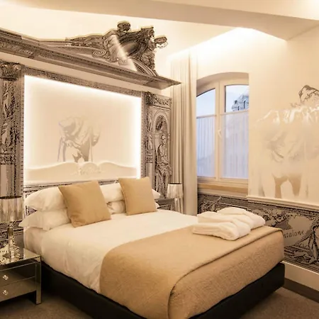 B&B Teatro Boutique &